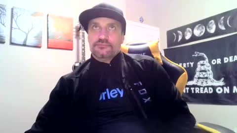 Snapshot of clintwood12 chatting on January 3, 9:47 am chad online show from January 3, 9:47 am