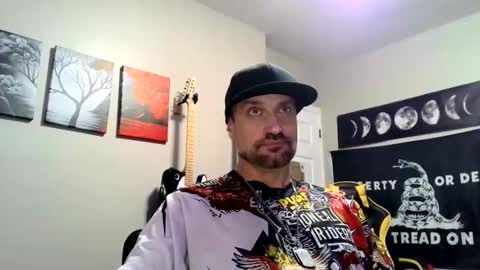 Snapshot of clintwood12 chatting on January 10, 8:59 pm chad online show from January 10, 8:59 pm