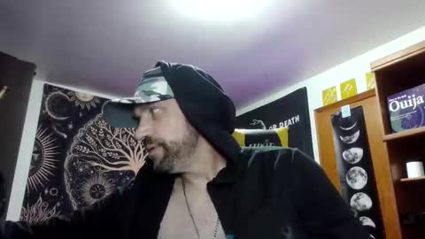 Snapshot of clintwood12 chatting on November 22, 4:11 am chad online show from November 22, 4:11 am