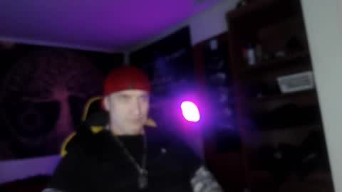 Snapshot of clintwood12 chatting on December 3, 7:16 am chad online show from December 3, 7:16 am