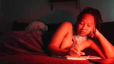 High Queen Clio online show from May 11, 4:04 pm