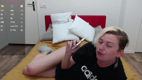 Syl  online show from February 26, 6:11 pm