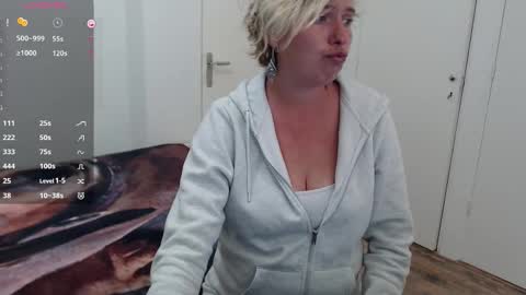 Syl  online show from September 14, 5:23 pm