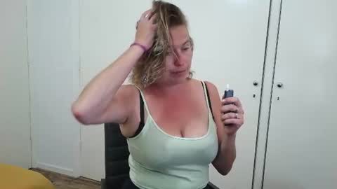 Syl  online show from July 3, 6:53 am
