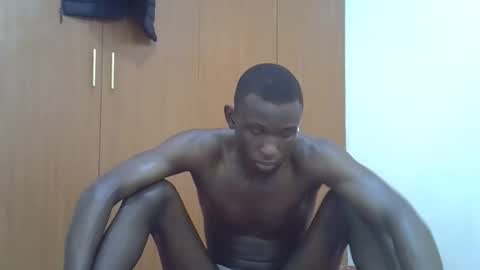 clive_damian online show from May 11, 2:01 pm