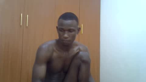 clive_damian online show from May 13, 8:23 am