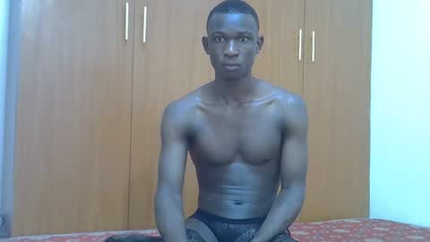 clive_damian online show from May 14, 12:06 am