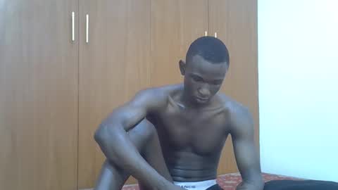 clive_damian online show from May 15, 2:57 pm