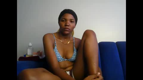 Snapshot of cloe_mae chatting on November 20, 6:57 am Cloe online show from November 20, 6:57 am