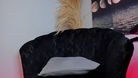 Snapshot of cloe_morningstarr chatting on November 28, 6:32 pm Cloe online show from November 28, 6:32 pm