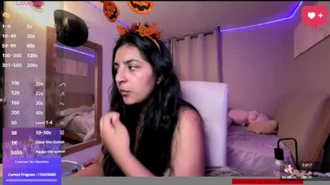 cloe small online show from October 10, 2:43 am