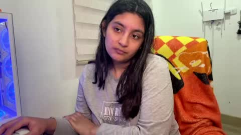 cloe small online show from June 5, 6:52 am
