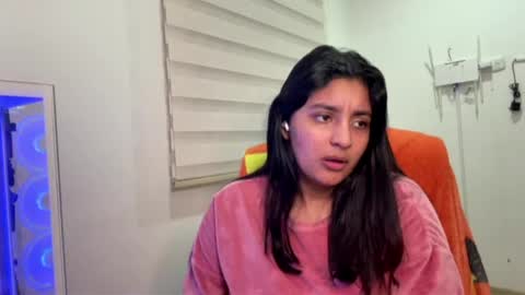 cloe small online show from June 8, 5:52 am