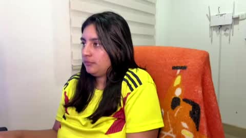 cloe small online show from June 9, 5:08 am