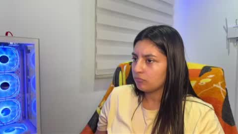 cloe small online show from June 30, 1:17 am