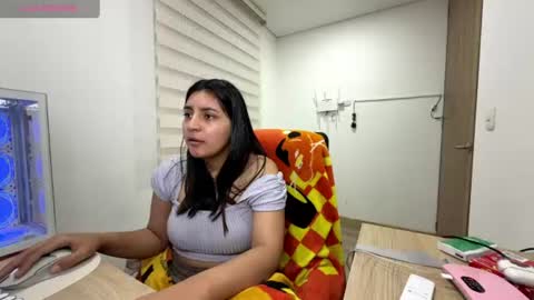 cloe small online show from July 31, 5:40 am