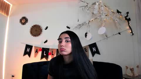 Snapshot of cloe_taylor__ chatting on October 14, 4:24 am CLOE online show from October 14, 4:24 am