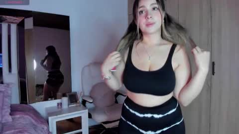 Snapshot of cloeecoopererer chatting on November 11, 11:54 am cloeecoopererer online show from November 11, 11:54 am