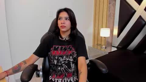 Snapshot of cloeperson chatting on December 14, 11:59 am lady cloe person online show from December 14, 11:59 am