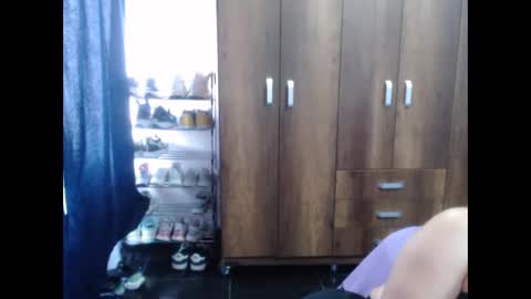 Snapshot of cloepussy chatting on November 25, 6:52 pm cloepussy online show from November 25, 6:52 pm