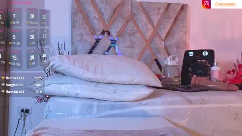 Snapshot of cloesweety chatting on November 2, 9:39 pm CLOE online show from November 2, 9:39 pm