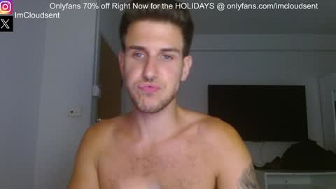 Snapshot of cloudsent chatting on January 4, 2:35 pm 35 videos 50 pictures ---- IGTwitter ImCloudsent online show from January 4, 2:35 pm