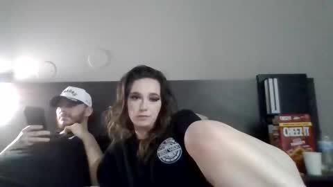 tallhungandcloudy online show from April 29, 4:27 am