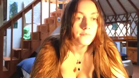 Snapshot of clover_tully chatting on January 26, 8:56 pm Clover online show from January 26, 8:56 pm