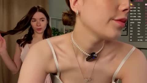 Snapshot of cloverfarewell chatting on September 28, 1:11 am Kira online show from September 28, 1:11 am