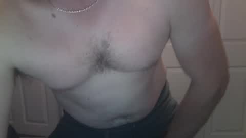 Snapshot of clovershit1 chatting on October 6, 3:31 pm clovershit1 online show from October 6, 3:31 pm