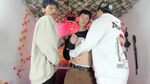 Snapshot of club_latinboys chatting on September 15, 2:17 pm club_latinboys online show from September 15, 2:17 pm