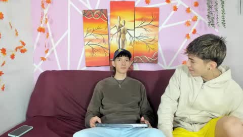 Snapshot of club_latinboys chatting on September 22, 1:35 pm club_latinboys online show from September 22, 1:35 pm