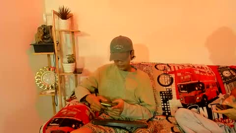 Snapshot of club_latinboys chatting on February 13, 1:40 pm club_latinboys online show from February 13, 1:40 pm