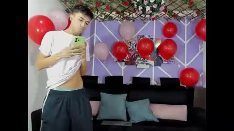 Snapshot of club_latinboys chatting on February 14, 1:52 pm club_latinboys online show from February 14, 1:52 pm