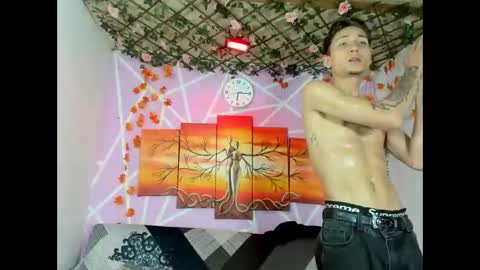 Snapshot of club_latinboys chatting on March 5, 11:23 pm club_latinboys online show from March 5, 11:23 pm