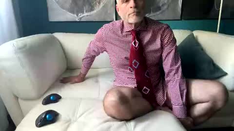 Snapshot of clydeninethousand chatting on October 5, 6:28 pm clydeninethousand online show from October 5, 6:28 pm