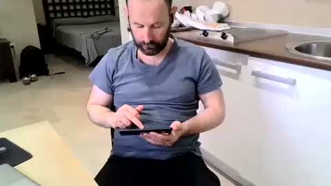 Snapshot of cmp_brandon chatting on April 13, 6:35 pm cmp_brandon online show from April 13, 6:35 pm