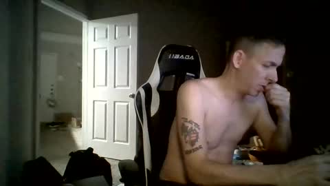 Snapshot of cmypenis chatting on December 22, 3:33 am Master Bates online show from December 22, 3:33 am