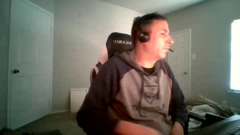 Snapshot of cmypenis chatting on January 7, 3:44 pm Master Bates online show from January 7, 3:44 pm