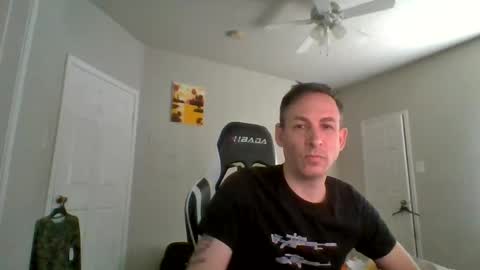 Snapshot of cmypenis chatting on January 17, 6:23 pm Master Bates online show from January 17, 6:23 pm