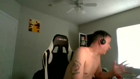 Snapshot of cmypenis chatting on March 2, 10:16 pm Master Bates online show from March 2, 10:16 pm