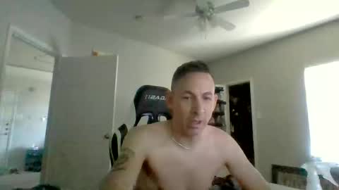 Snapshot of cmypenis chatting on October 15, 3:23 pm Master Bates online show from October 15, 3:23 pm