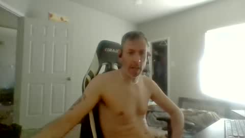 Snapshot of cmypenis chatting on November 2, 7:16 pm Master Bates online show from November 2, 7:16 pm