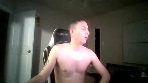 Snapshot of cmypenis chatting on November 18, 4:28 am Master Bates online show from November 18, 4:28 am