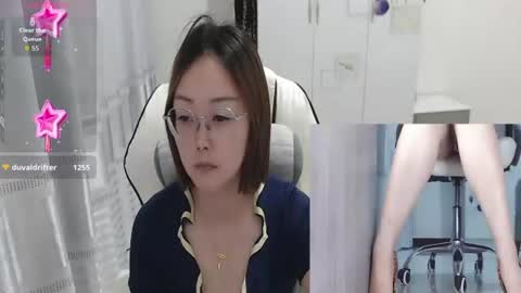 Snapshot of coco_coo chatting on July 7, 6:58 am coco online show from July 7, 6:58 am