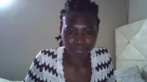 Snapshot of coco_luna chatting on October 27, 8:51 am Luna online show from October 27, 8:51 am