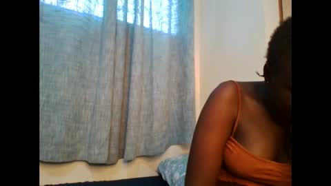 Snapshot of coco_vixen9 chatting on October 22, 7:19 am coco vixen9 online show from October 22, 7:19 am
