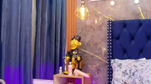 cocoabarbiee_ online show from August 6, 3:41 am