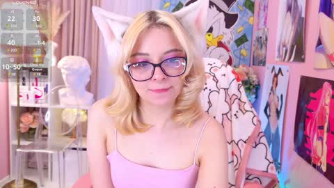 Snapshot of coconut_mia chatting on December 2, 8:44 pm Mia online show from December 2, 8:44 pm