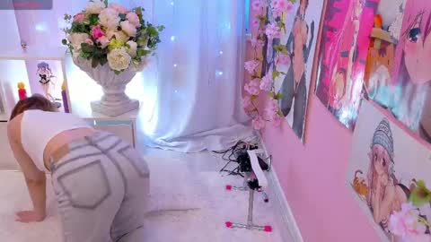 Mia online show from May 14, 6:26 pm
